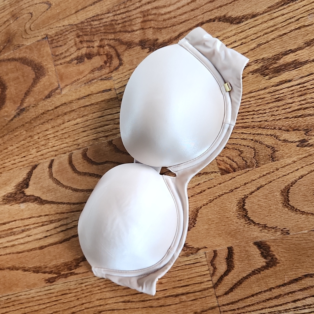 Like new Strapless Very Sexy Tan Bra 34C
